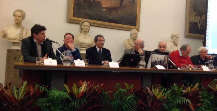 Roma 2014, Sala della Protomoteca in Campidoglio. Intervento di Gabriele Lucci in occasione della presentazione del volume The  Art of Cinematography. Con (da sinistra) Lorenzo Codelli, Daniele Nannuzzi, Vittorio Storaro, Marco Girella, Goffredo Bettini e Luciano Tovoli 