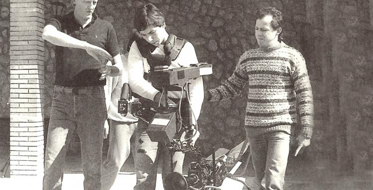 L'Aquila 1983, Convento di S. Giuliano. Il Premio Oscar Garrett Brown, durante il workshop. L'allievo è  un giovane Alessandro Pesci, che si affermerà importante autore della fotografia